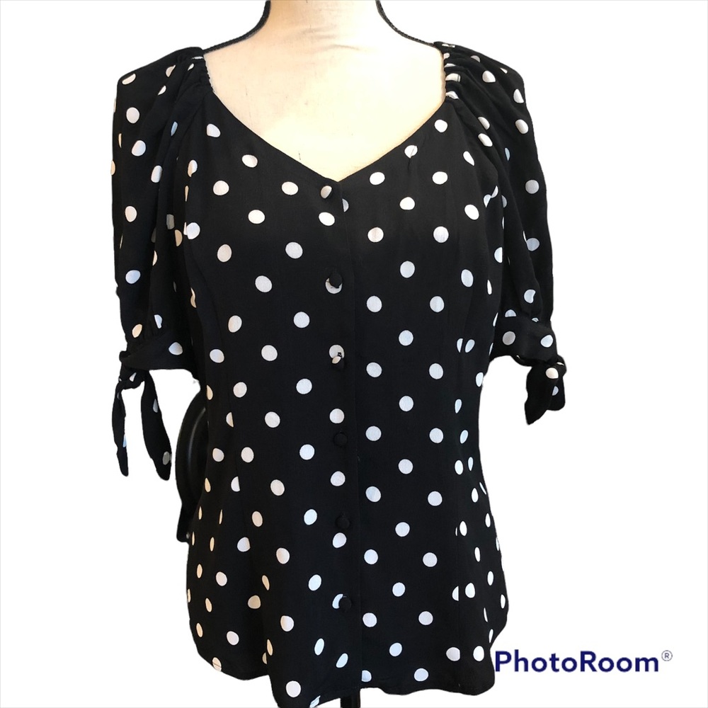 NWT Philosophy Blk and white button down Polk a Dot blouse size M